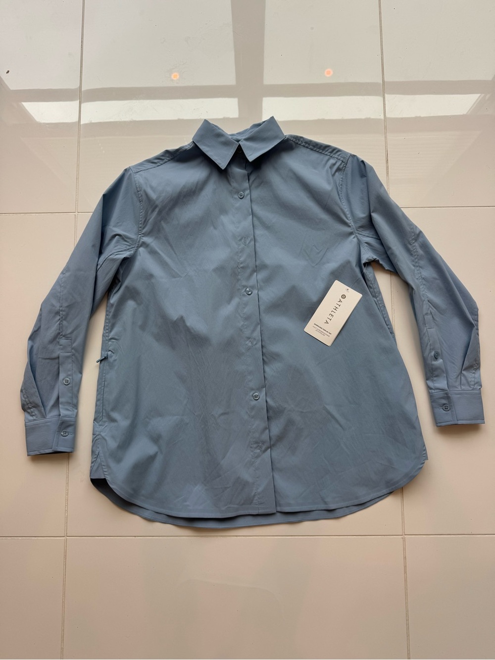 Athleta Women’s Oversized Light Blue Long-Sleeve Button-Down Poplin Shirt